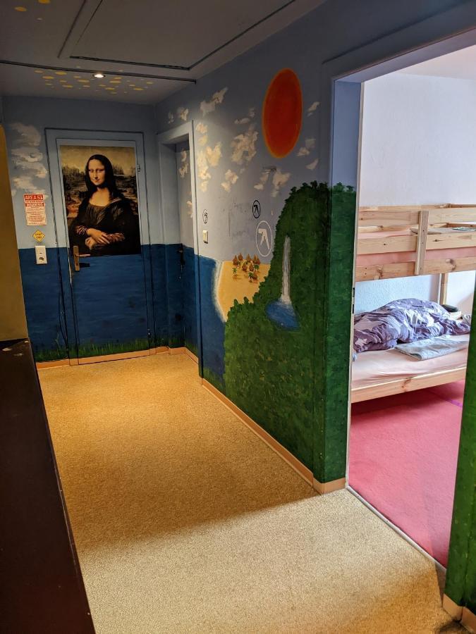 Monkey Factory - Mini Home-Stay Hostel Traben-Trarbach Luaran gambar