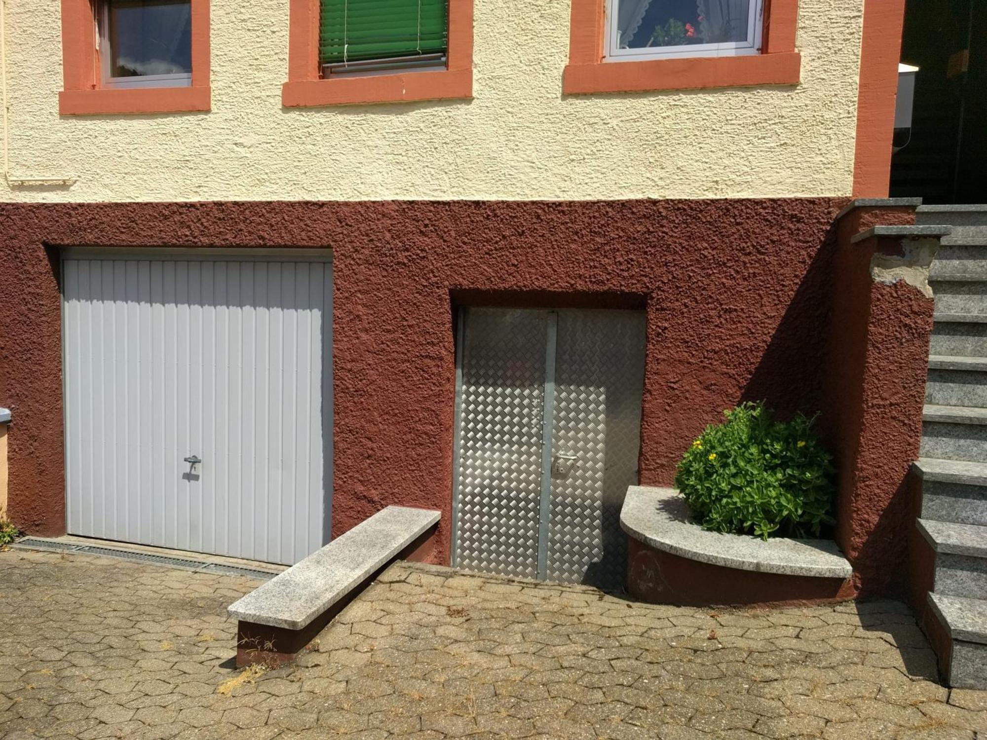 Monkey Factory - Mini Home-Stay Hostel Traben-Trarbach Luaran gambar